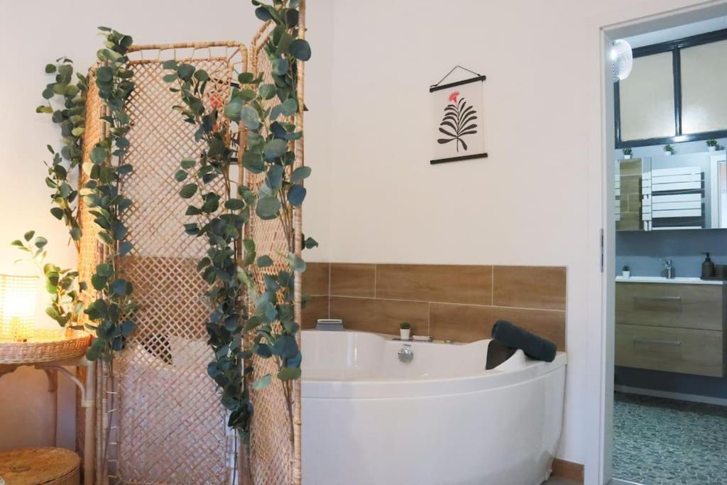 Le Cocon Fleuri, Proche Centre Apartment *